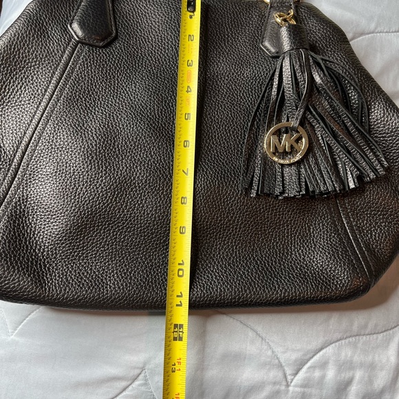 Michael Kors black pebble textured bag with gold accents. NWOT - Picture 8 of 10